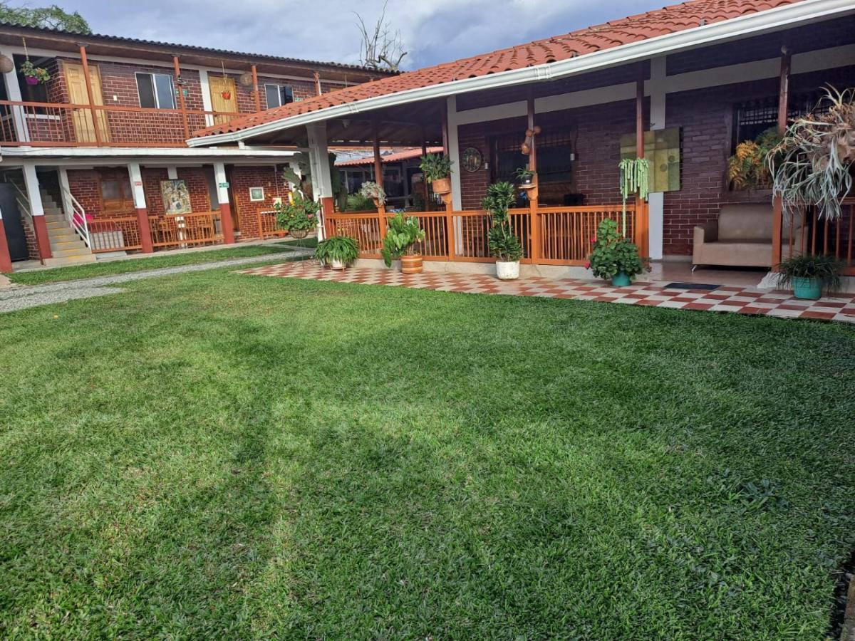 Finca Hotel La Melania Montenegro Exterior foto